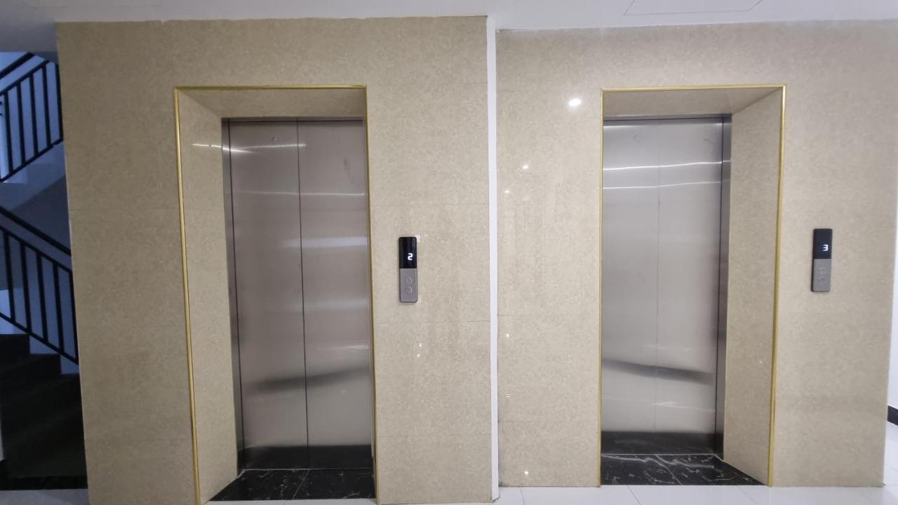 Era Apartment Khuc Thua Du 하노이 외부 사진