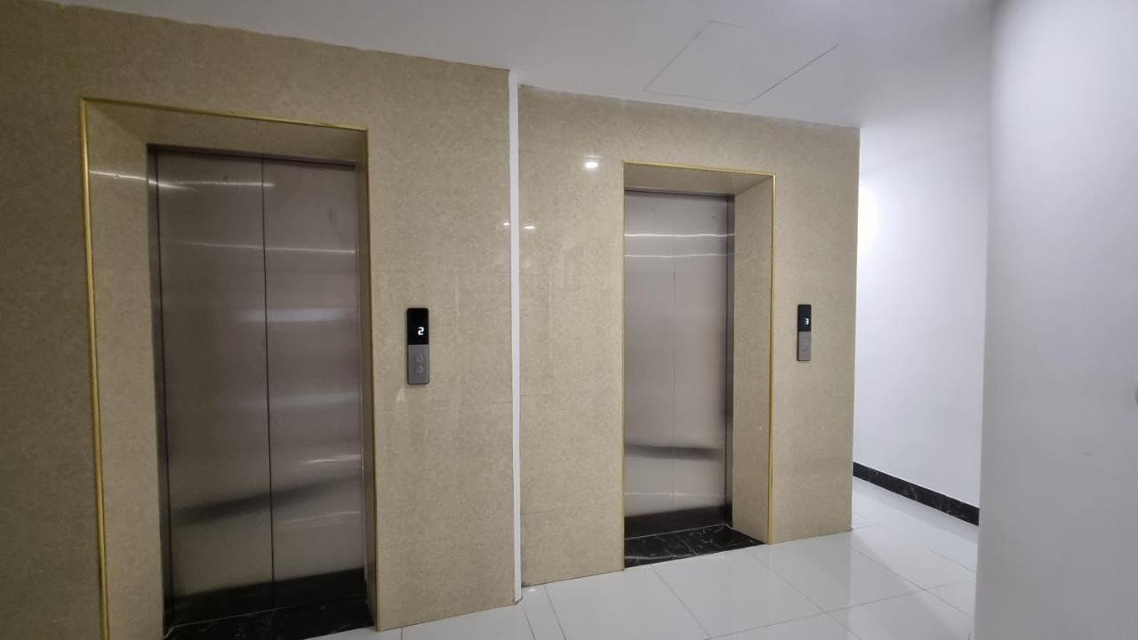 Era Apartment Khuc Thua Du 하노이 외부 사진